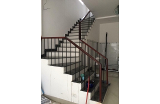 Cầu thang sắt tay vịn gỗ MDS09